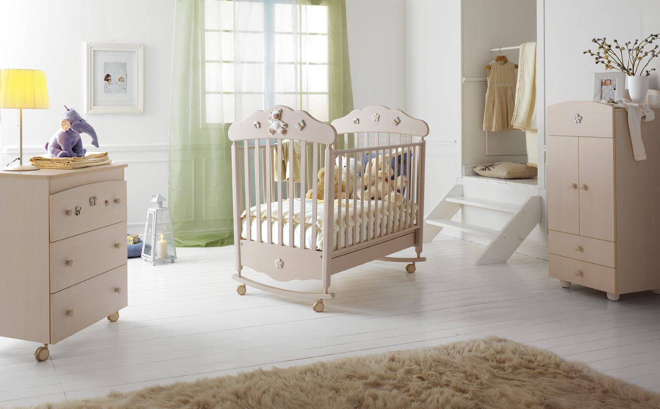 кроватки для новорожденных классические