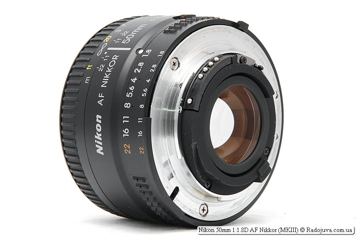 Nikon 50mm 1:1.8D AF Nikkor (MKIII), контакты микропроцессора, вид сзади