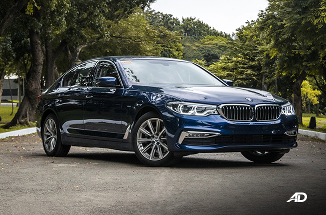 BMW 5-series blue exterior road test